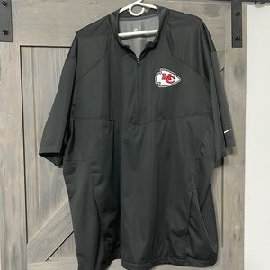 KC Chiefs, on field apparel light short sleeve pullover, gray